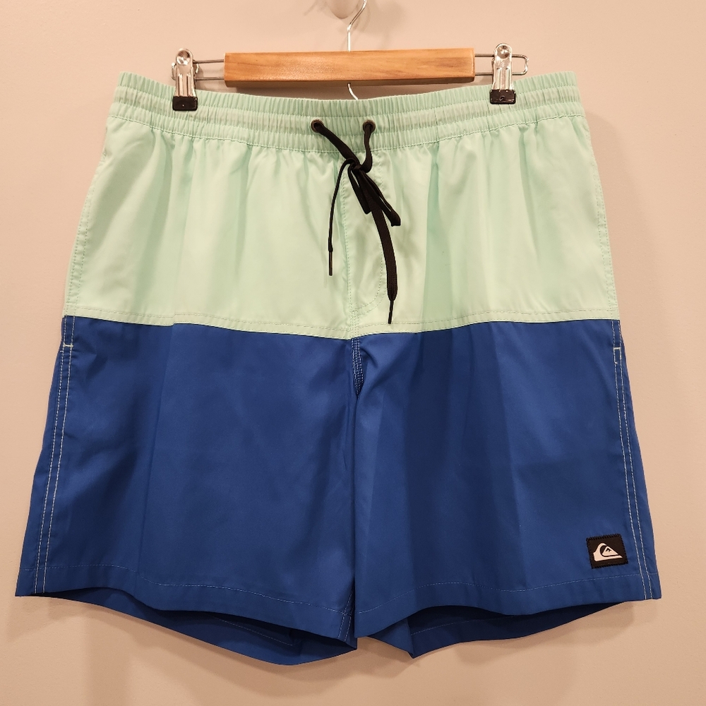 Quicksilver NWT Butt Logo Volley Men's XL